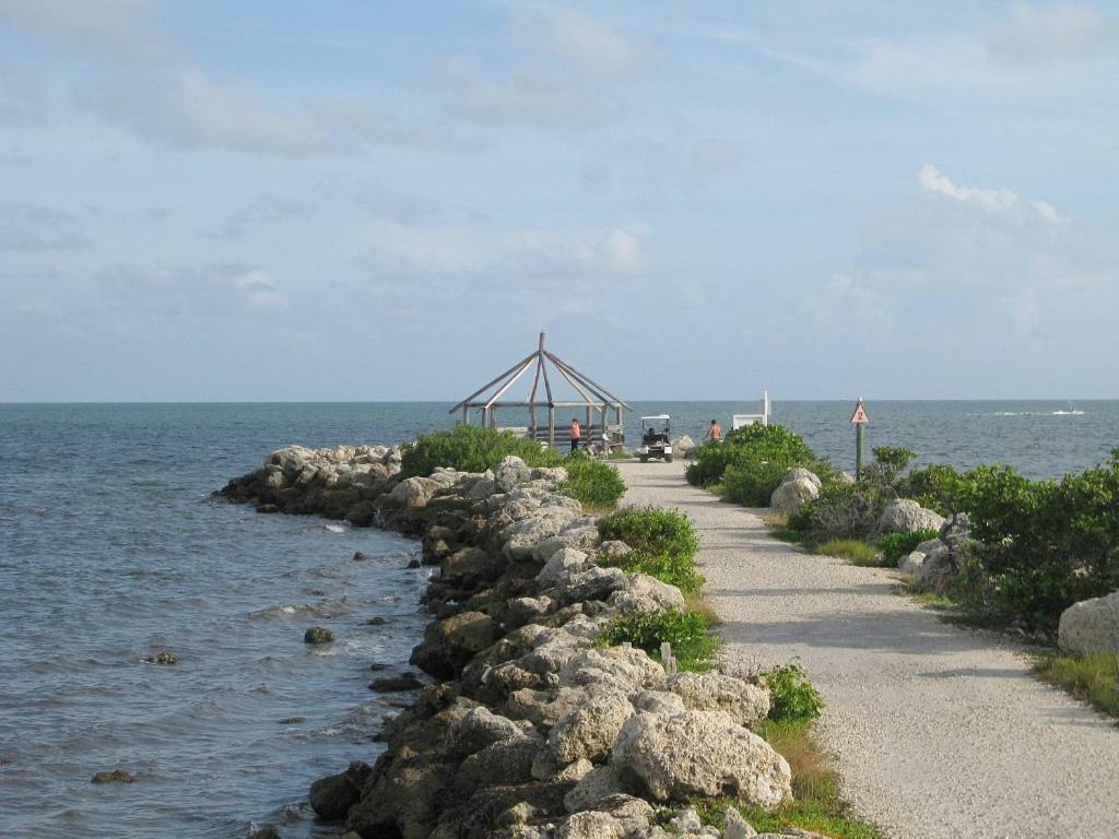 LICENSED MGR - BRAND NEW LUXURIOUS OCEANFRONT CONDO! STUNNING VIEWS! BEACH RESORT! 2 KING Beds! Key Largo Exterior foto